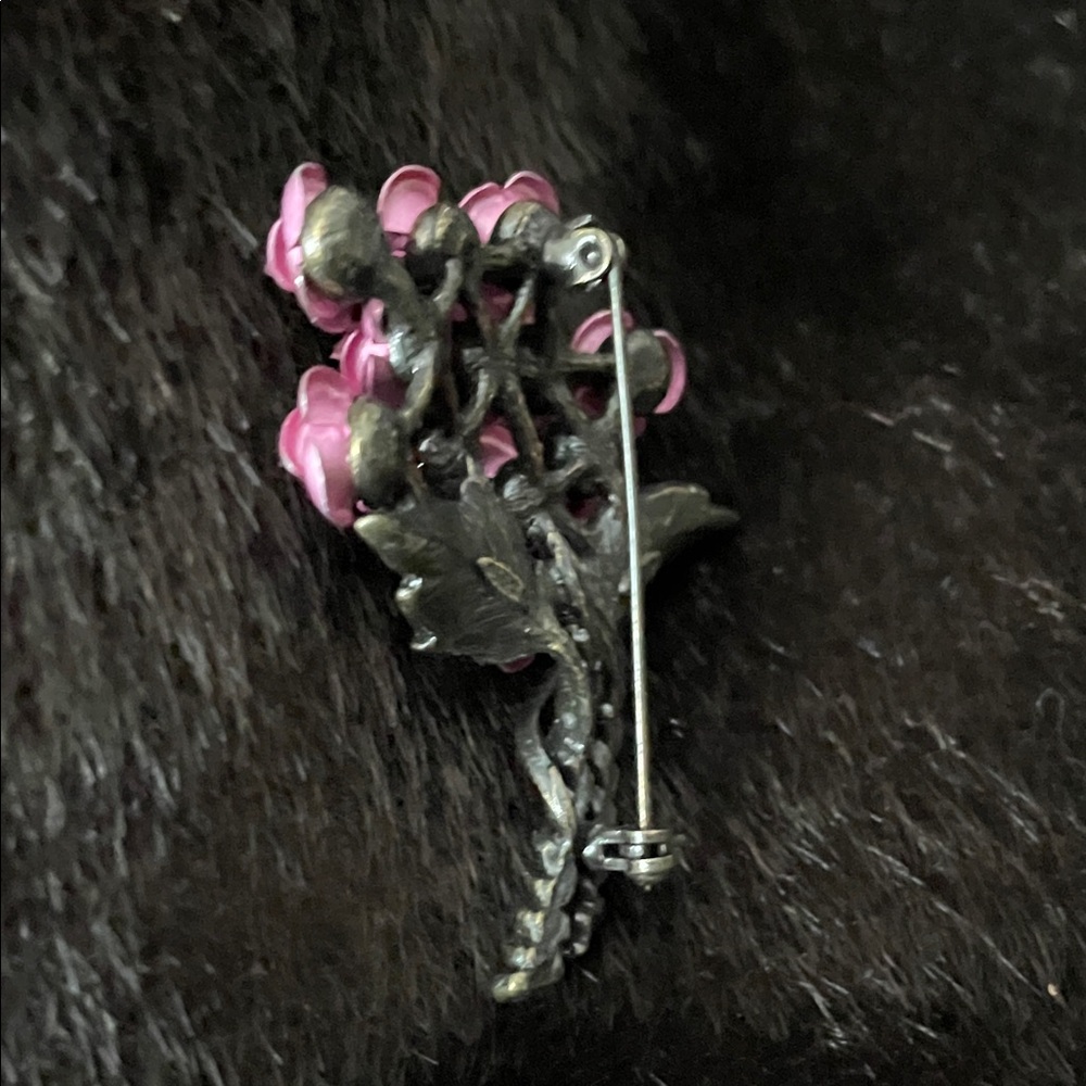 Avon Pink Rose Bouquet Brooch - Picture 3 of 5